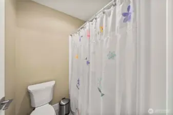 Guest suite full bath