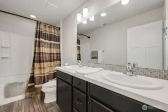 2nd floor hallway bathroom