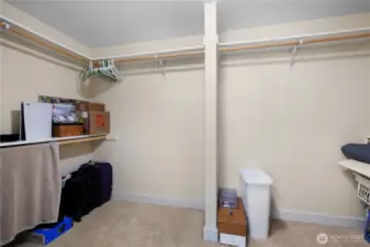 Large primary bedroom walk-in closet.