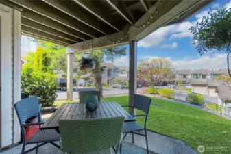Covered Patio off Livingroom