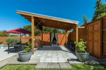 Awesome covered all year long hangout space.