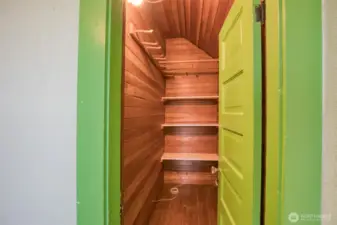 Upper bedroom #2, cont