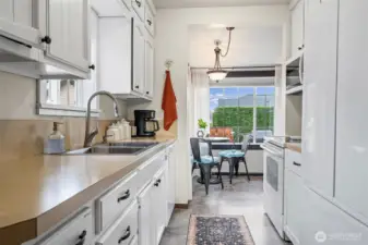 Galley kitchen~