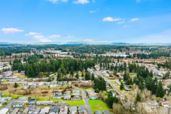 Glenbrook is also located close to Covington and Kent shopping as well as major commuting routes!