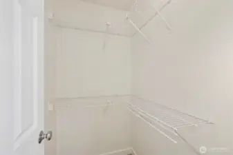 Primary bedroom - 1st walk-in closet