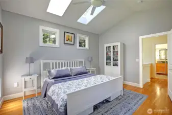 Plenty of space for a five piece bedroom set.