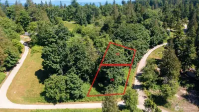 Approximate boundary lines. Lots are sold separately