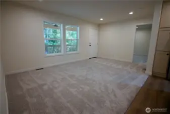 Living Room 17'-7'' x 11'-4''