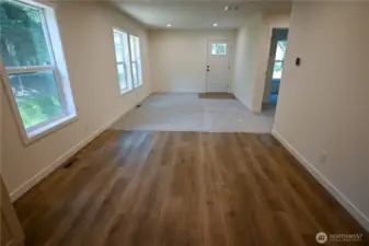Dining room 8'-3''x 11'-1''