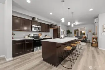 Photographs are for illustrative purposes only. Features, finishes, interior/exterior colors, landscaping and floorplan shown may vary from actual homes built.