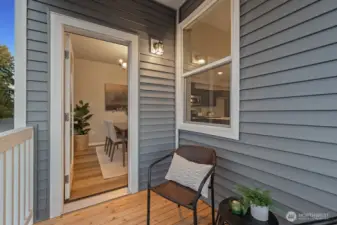 Photographs are for illustrative purposes only. Features, finishes, interior/exterior colors, landscaping and floorplan shown may vary from actual homes built.