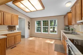 Open kitchen with eating area