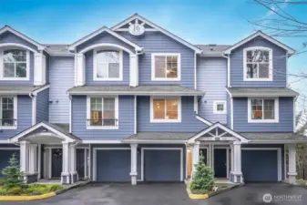 Perfectly positioned between Bothell and Woodinville, this thoughtfully updated townhome offers effortless access to I-405 and SR-522, making daily commuting a breeze.