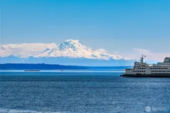This home has a breathtaking unobstructed view of Mount Rainier, Puget Sound and the ever-changing passage of maritime vessels.