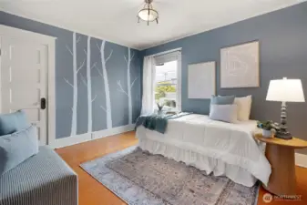 3/3 bedrooms upstairs