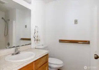 Full bathroom off of Living Room