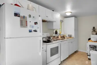 UNIT A KITCHEN