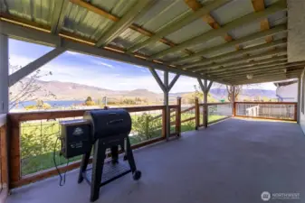 Front Deck view