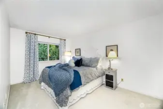 2nd bedroom also faces the greenbelt behind.