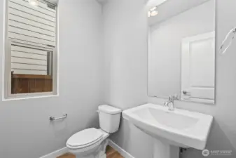 Main Level 1/2 bath