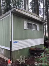 End of singlewide trailer