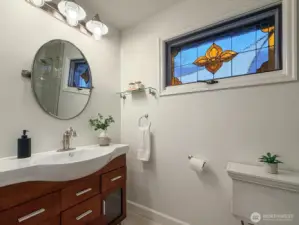 Bathroom in 2nd  Bedroom