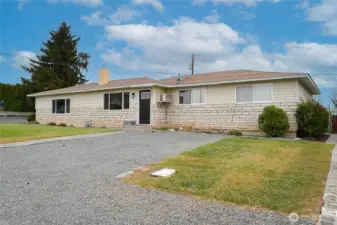 Nicely updated 1 level home on corner lot in West Valley Yakima ready for your next home