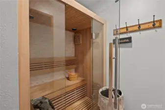 Luxurious new sauna in the remodeled primary en-suite!