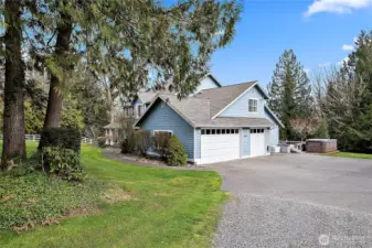 Attached 3 Car Garage