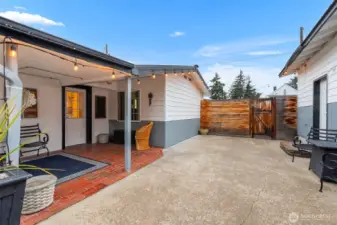 Side Patio connecting to garage/bonus room