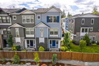 End Unit on the right