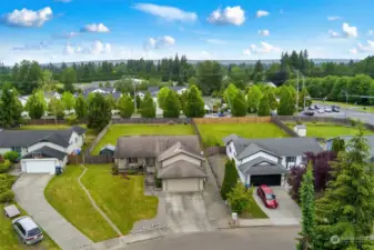 Located just minutes from I-5 and Hwy 9, A commuters dream home!