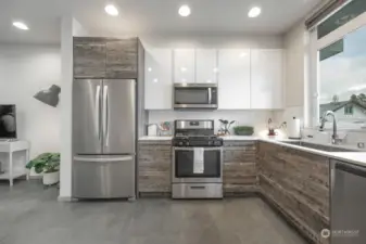 Modern kitchen equipped with a gas range.