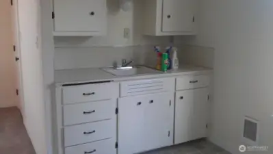 1BR Kitchen