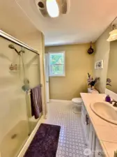 Primary Bath with guest access