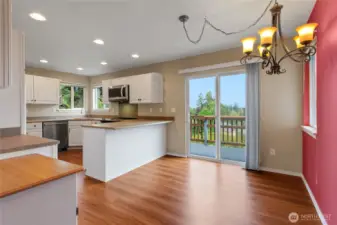 Kitchen & Dining Room (Main Level)