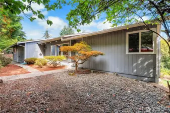 Welcome to 2626 Hilltop Ct Sw