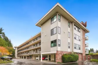 Sundstone Condominiums well maintained mid century building in the desirable Bowl of Edmonds.