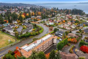 Prime location minutes from downtown Edmonds dining, shops, and waterfront parks.