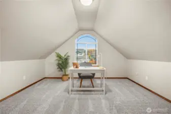 BONUS room could be an office, playroom or additional 5th bedroom?