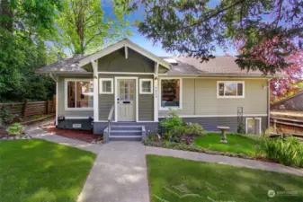 Charming Craftsman in the heart of Seward Park!