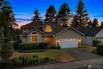 Welcome to Lake Wilderness Country Club! This home has many recent updates including new windows, furnace and air conditioning!