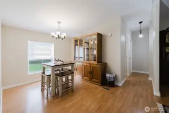 Spacious dining room approx 10' X 10'