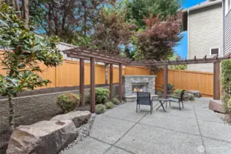 Outdoor fireplace