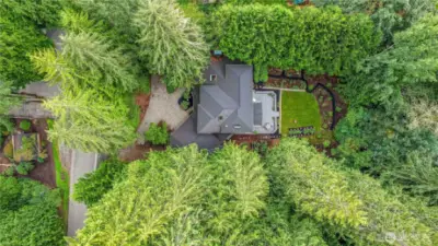 An overview of the home and lot (roof is in great condition too)