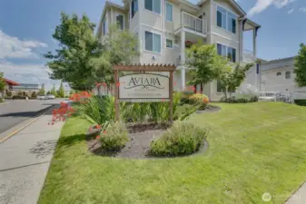 Aviara entrance
