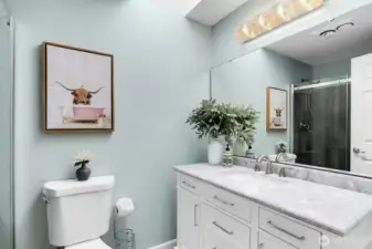 Second bath with walk in shower