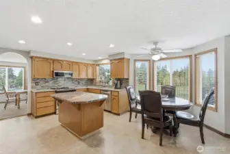 Kitchen/Nook - Eating Area