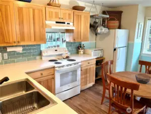 Light and airy kitchen with elegant subway tiles
