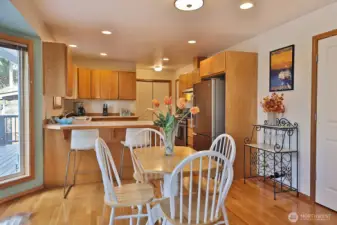 Solid oak cabinetry and Stainless Steel appliances.